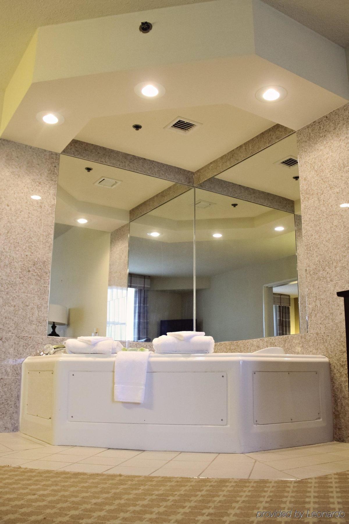 Country & By Radisson, Frackville Hotel