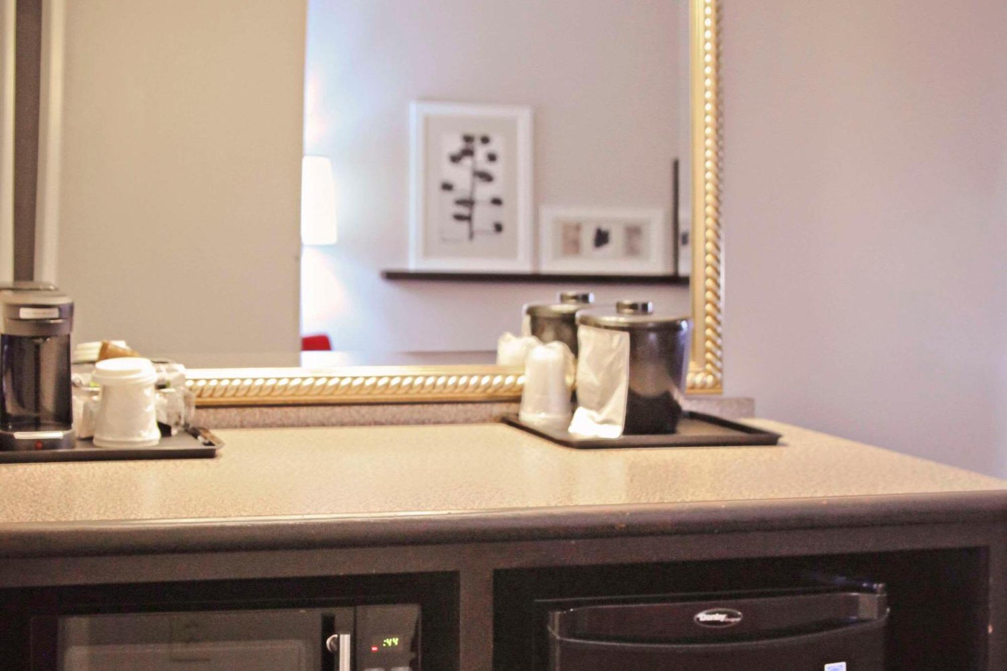 Country & By Radisson, Frackville 3*
