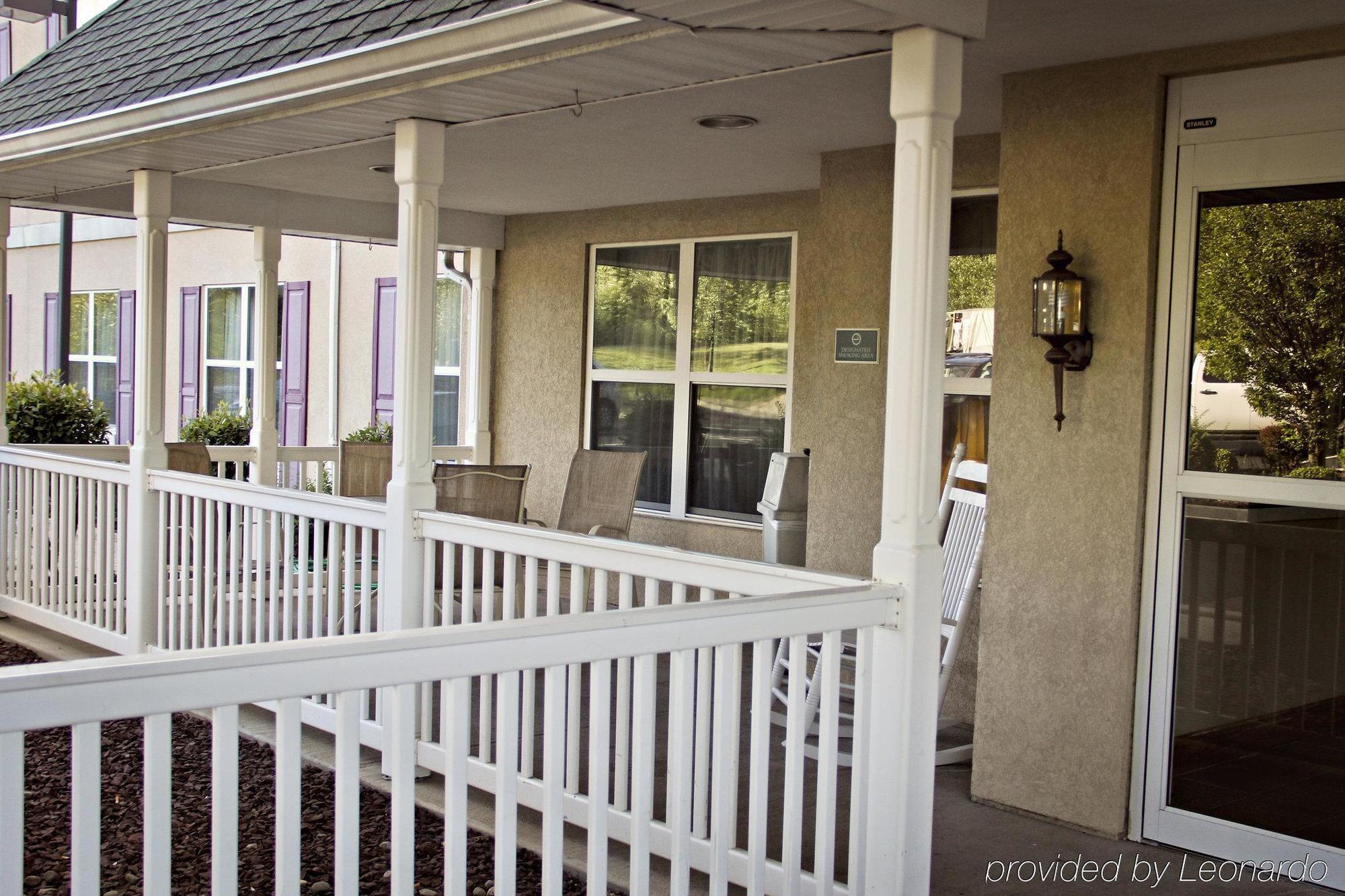Country & By Radisson, Frackville Hotel 3*